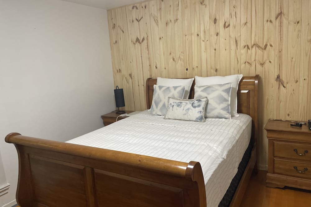 Photo of Bedroom in Notre-Dame-du-Mont-Carmel