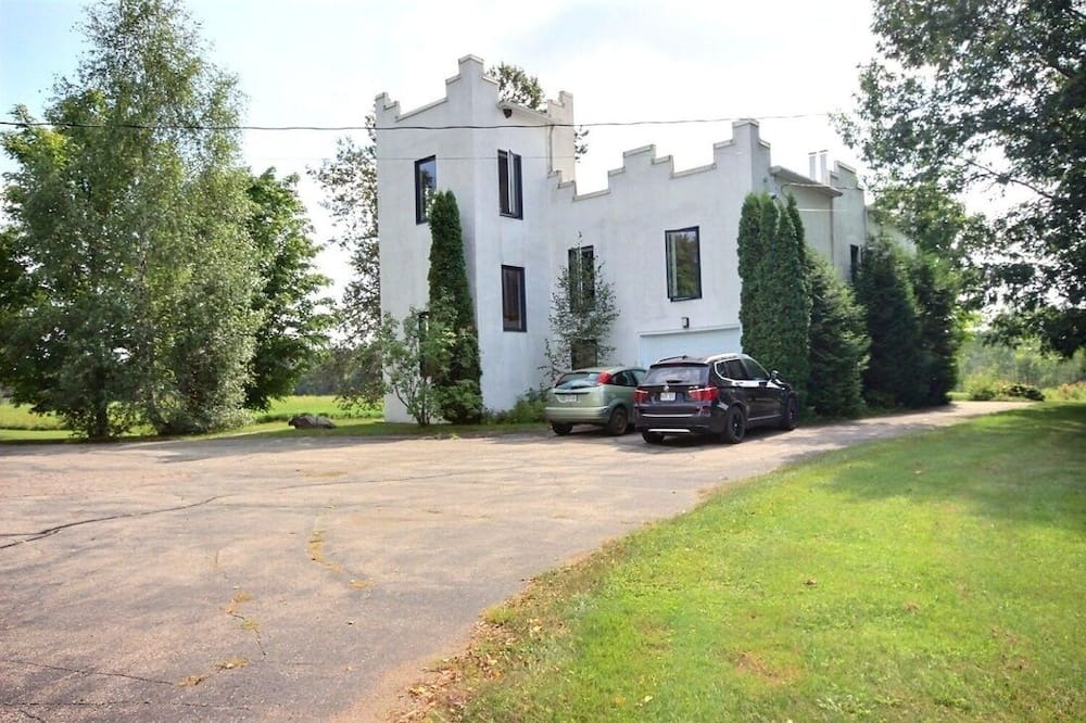 Photo of Outdoor in Notre-Dame-du-Mont-Carmel