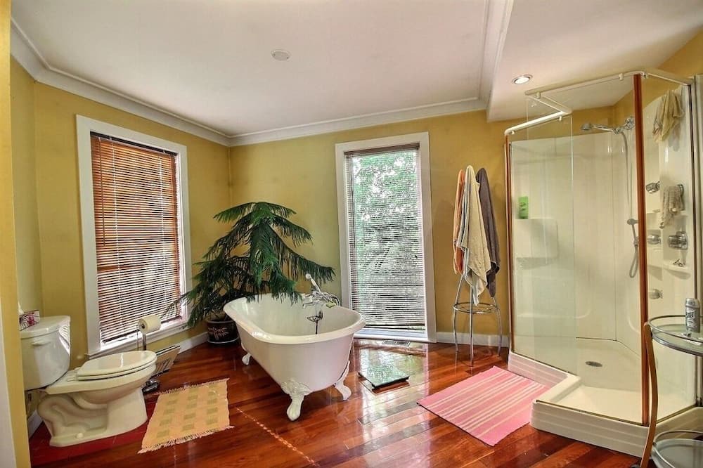 Photo of Bathroom in Notre-Dame-du-Mont-Carmel