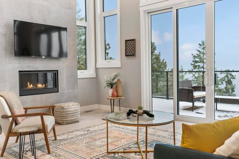 Photo of Livingroom in McKinley