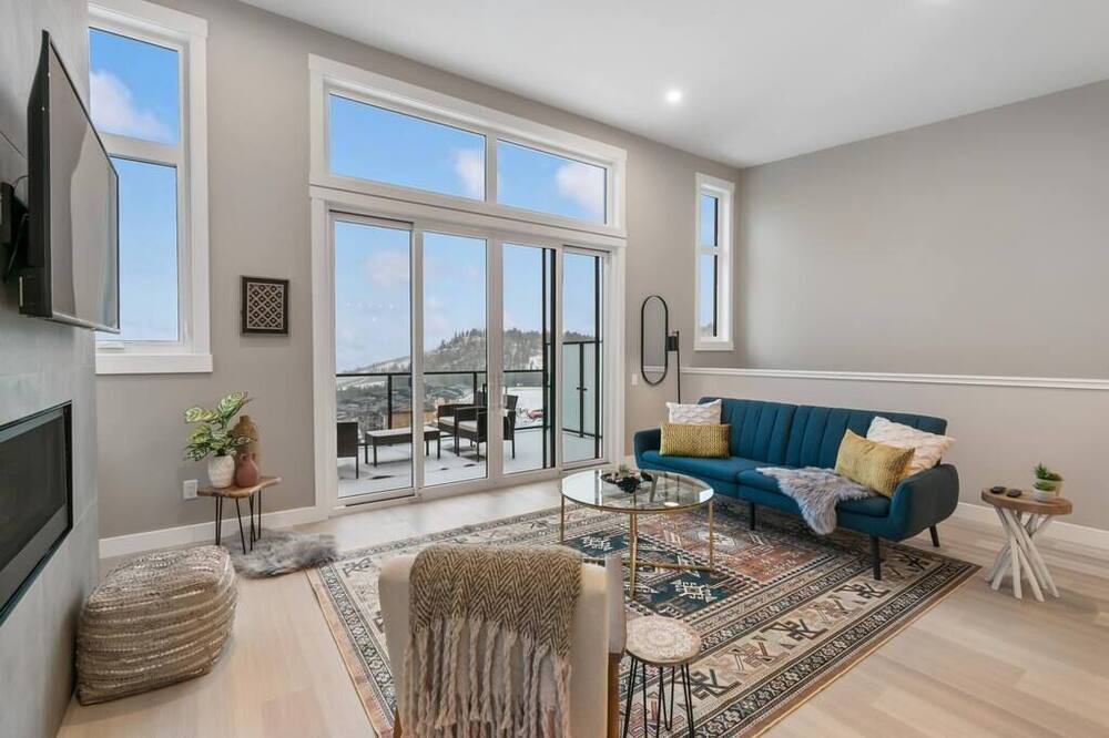 Photo of Livingroom in McKinley