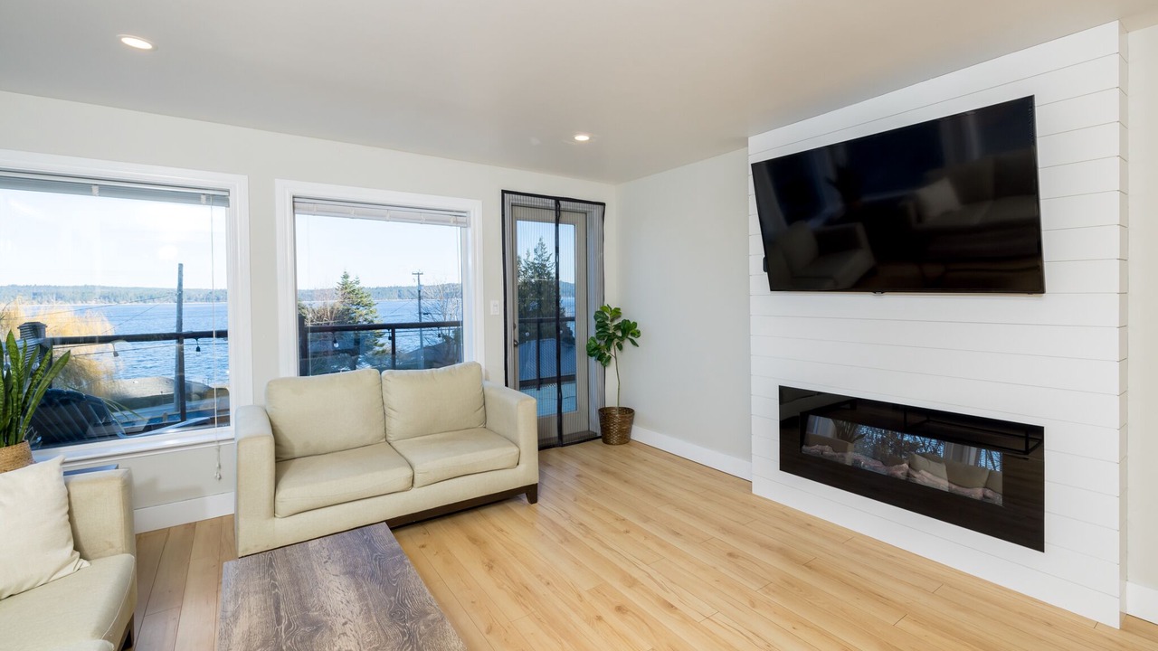 Photo of Livingroom in Union Bay