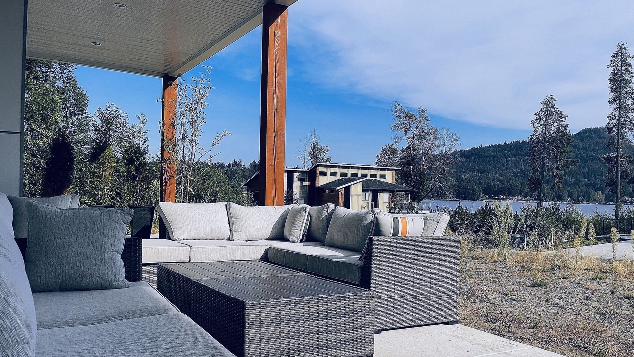 Photo of Patio Balcony in Shawnigan Lake
