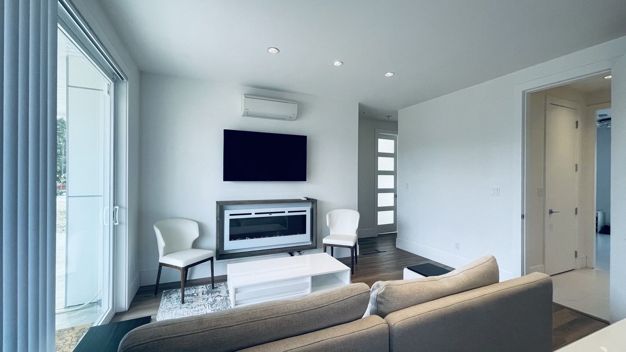 Photo of Livingroom in Shawnigan Lake