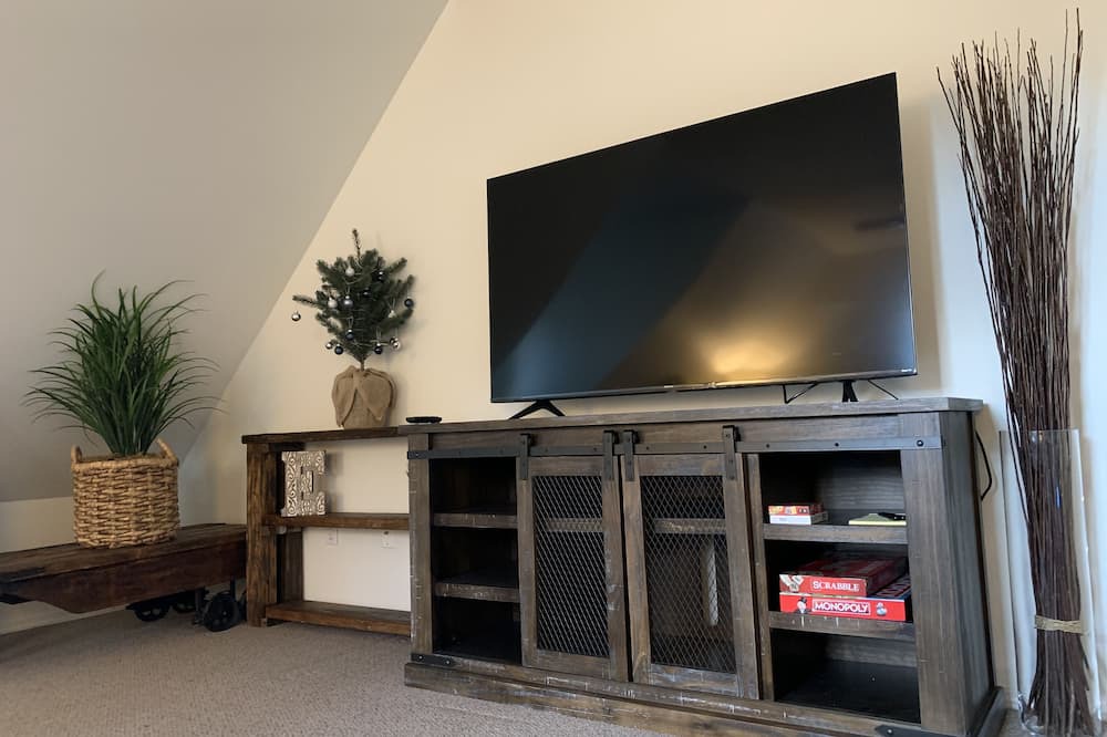 Photo of Livingroom in Central Okanagan