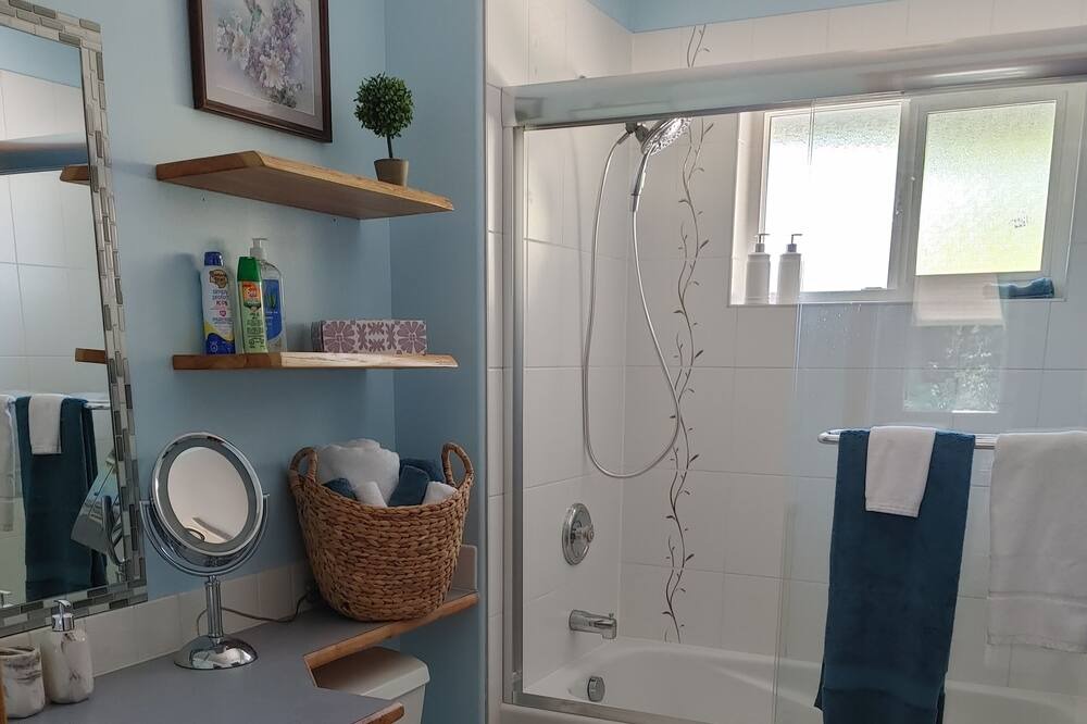 Photo of Bathroom in West Sechelt