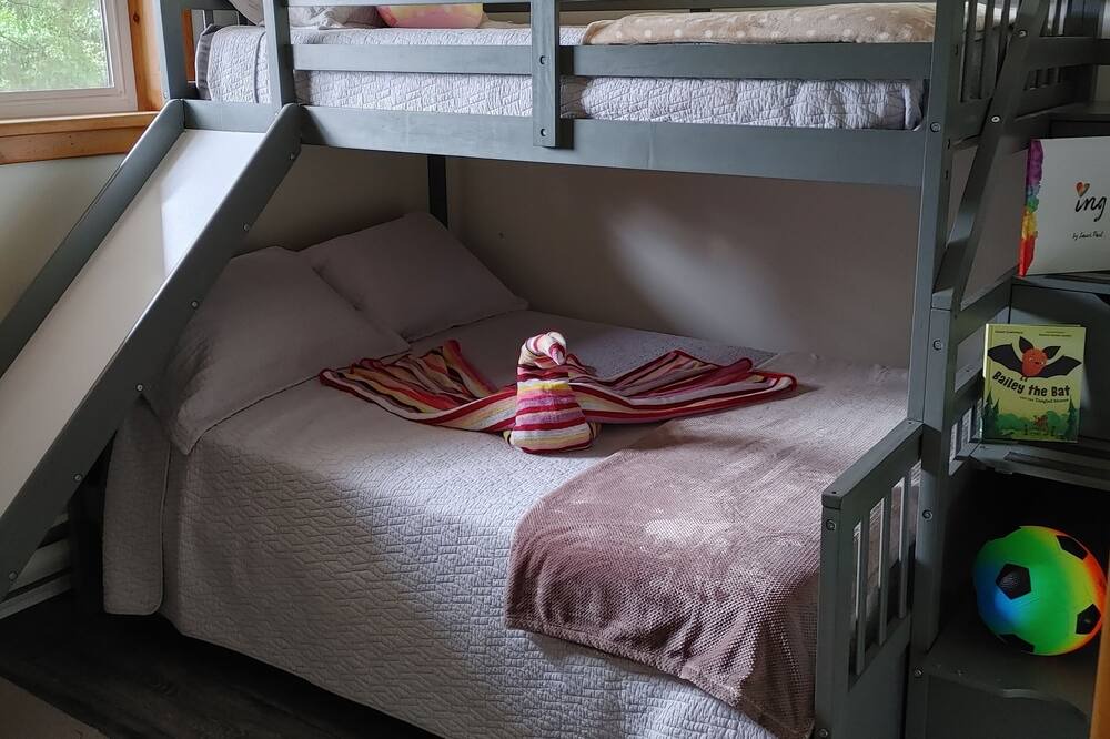 Photo of Bedroom in West Sechelt