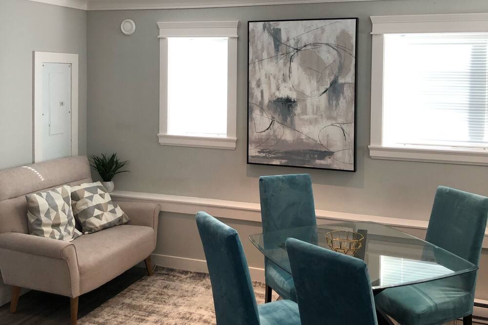Photo of Bedroom in Renfrew-Collingwood