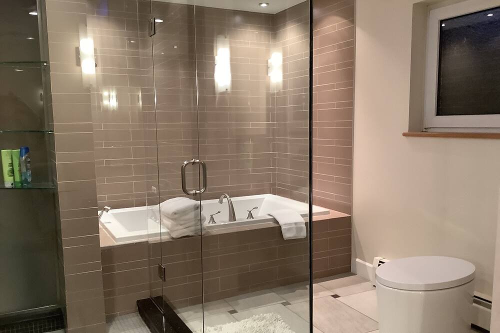 Photo of Bathroom in West Side
