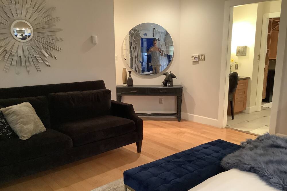 Photo of Livingroom in West Side