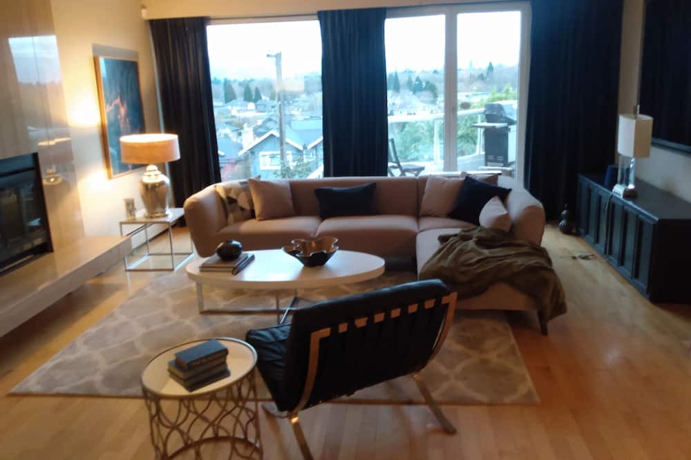 Photo of Livingroom in West Side