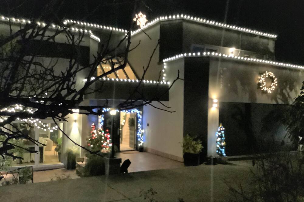 Photo of Outdoor in West Side