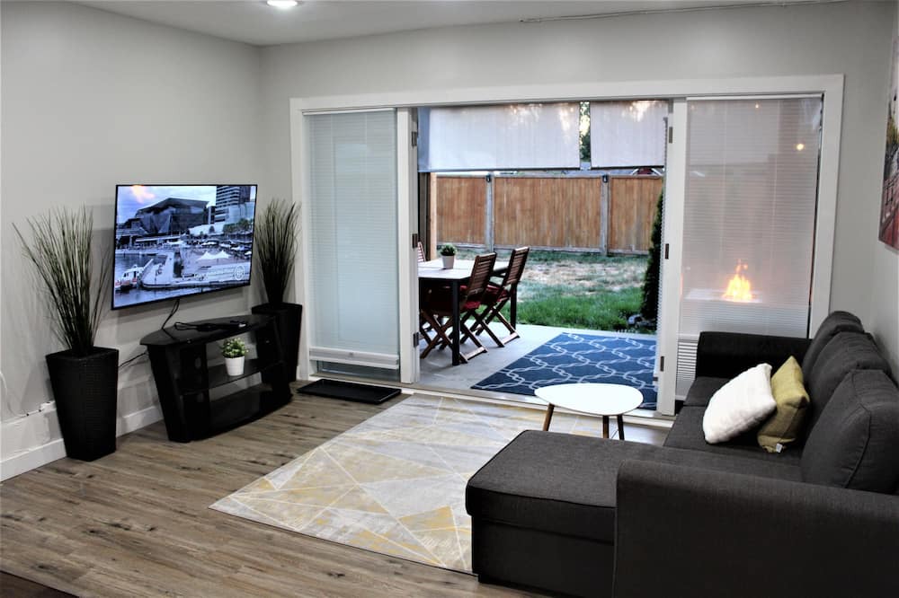 Photo of Livingroom in Maple Ridge
