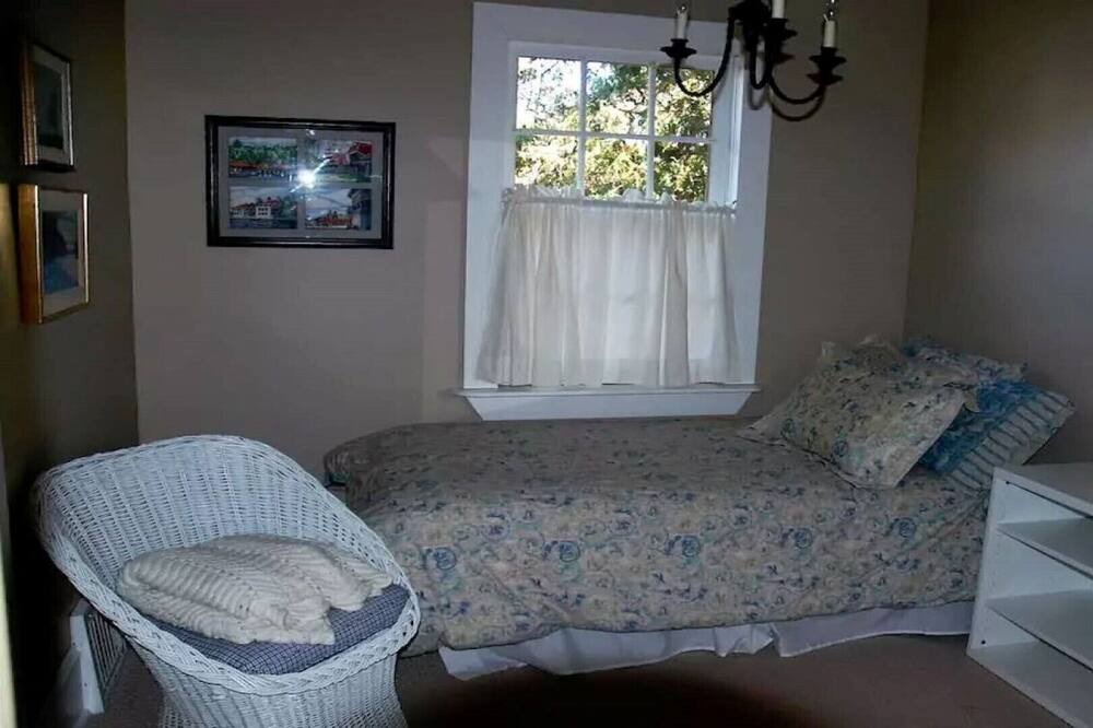 Photo of Bedroom in Baysville