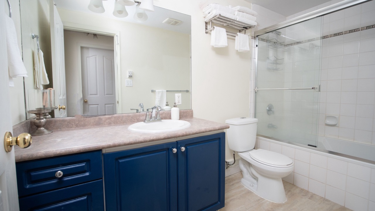 Photo of Bathroom in Hollyburn