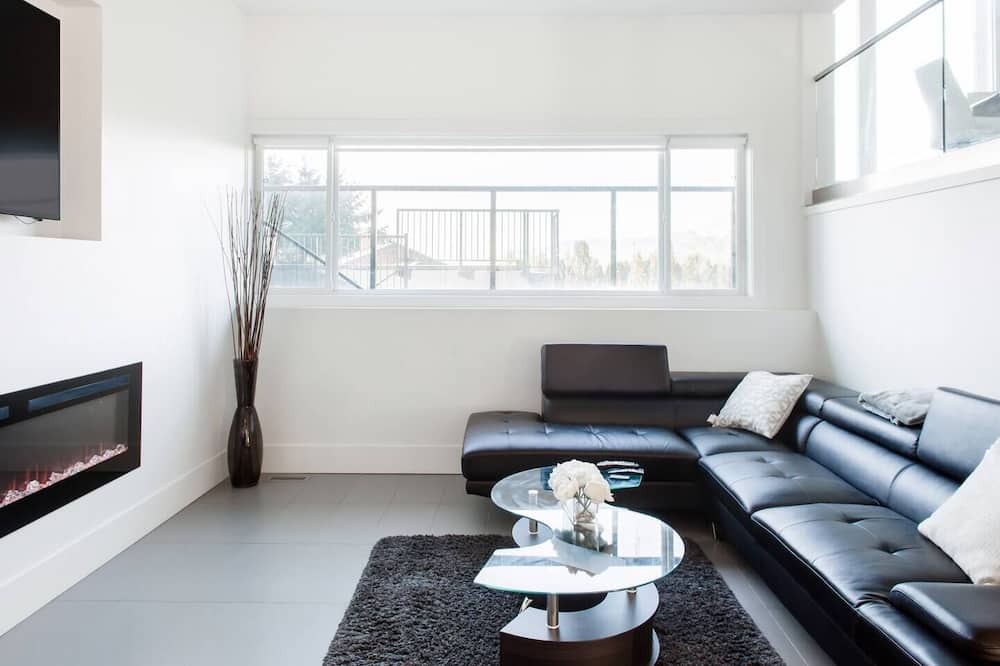 Photo of Livingroom in Burnaby