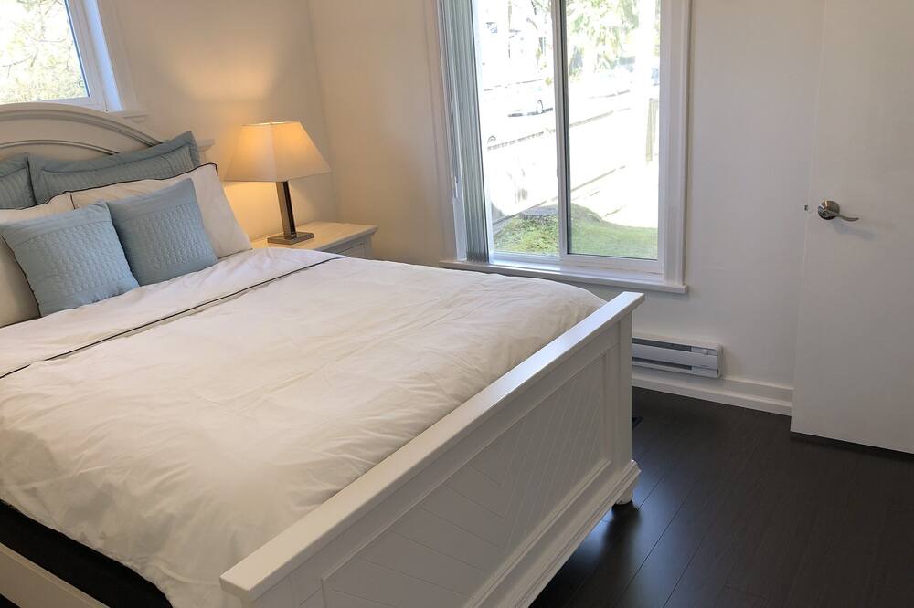 Photo of Bedroom in Oakridge