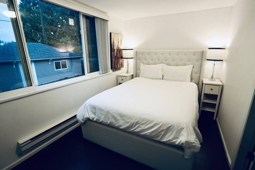 Photo of Bedroom in Oakridge