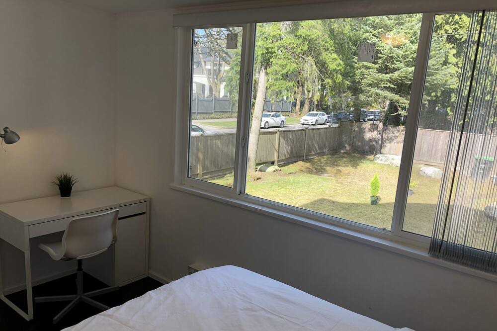 Photo of Bedroom in Oakridge