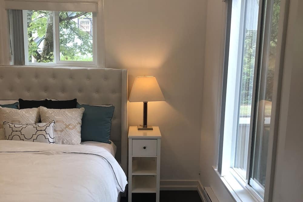 Photo of Bedroom in Oakridge