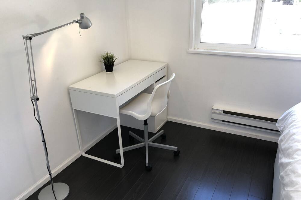 Photo of Bedroom in Oakridge