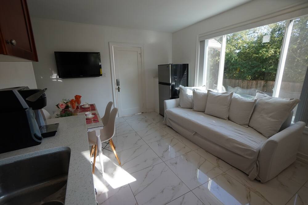 Photo of Livingroom in Oakridge