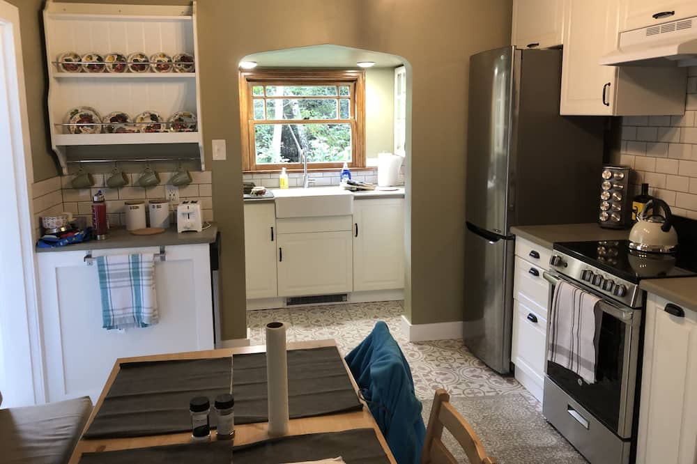Photo of Kitchen in Gorge -Tillicum Area