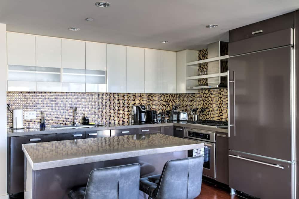 Photo of Kitchen in Coal Harbour