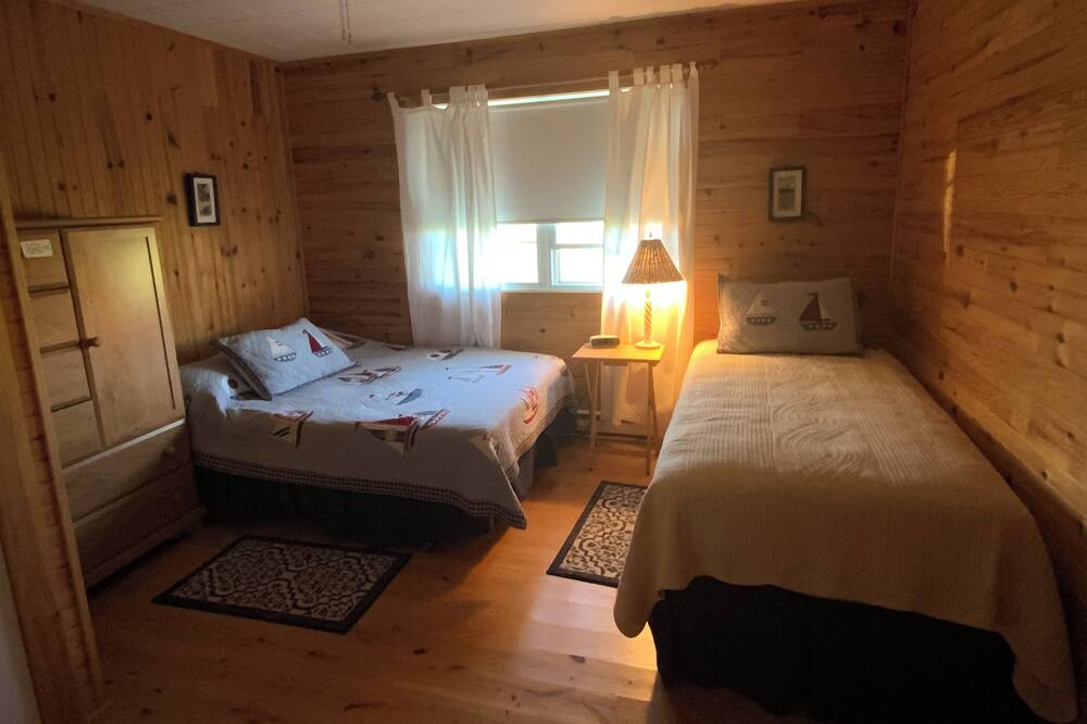 Photo of Bedroom in DeSable