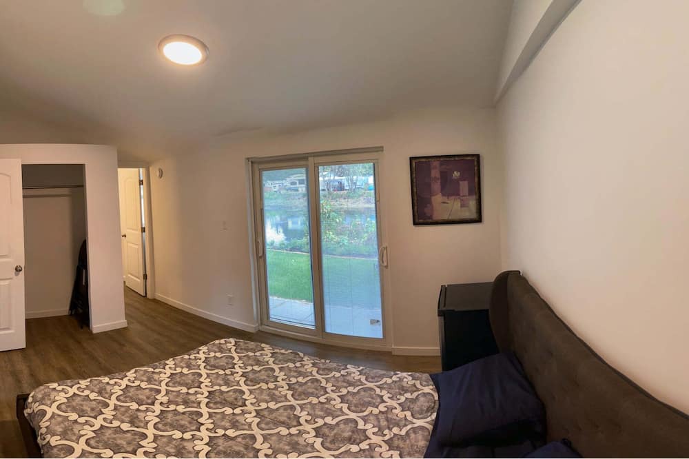 Photo of Bedroom in Harrison Hot Springs