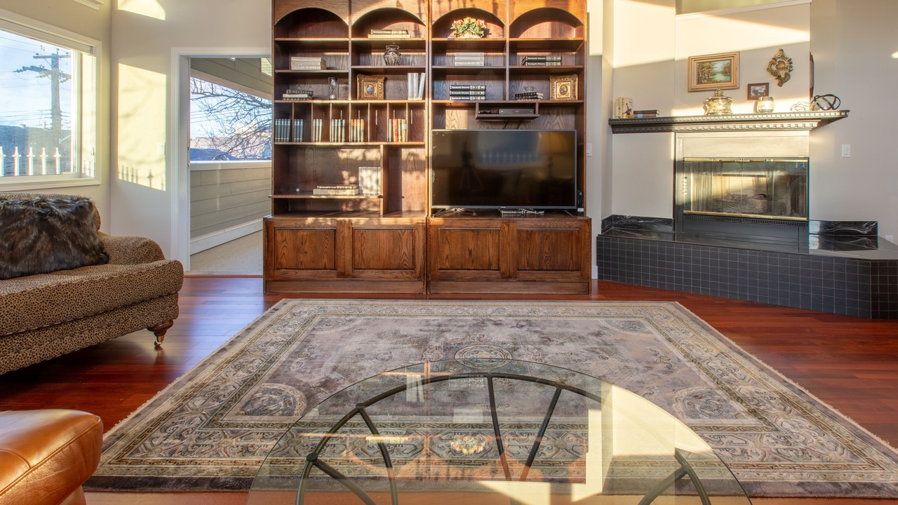 Photo of Livingroom in James Bay