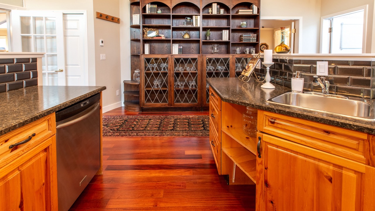 Photo of Kitchen in James Bay