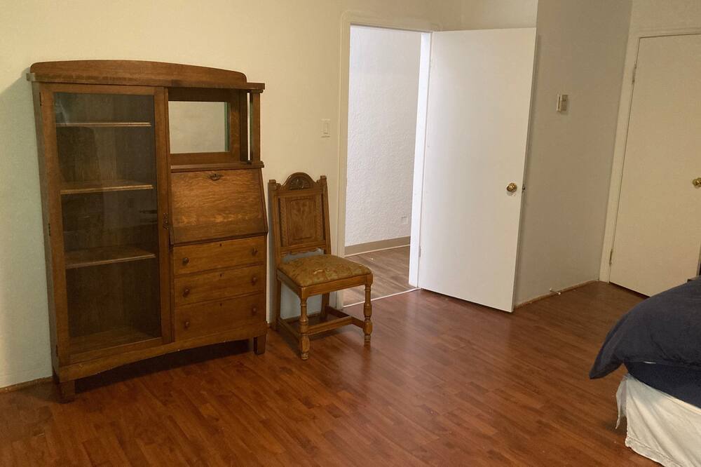 Photo of Bedroom in Oakridge