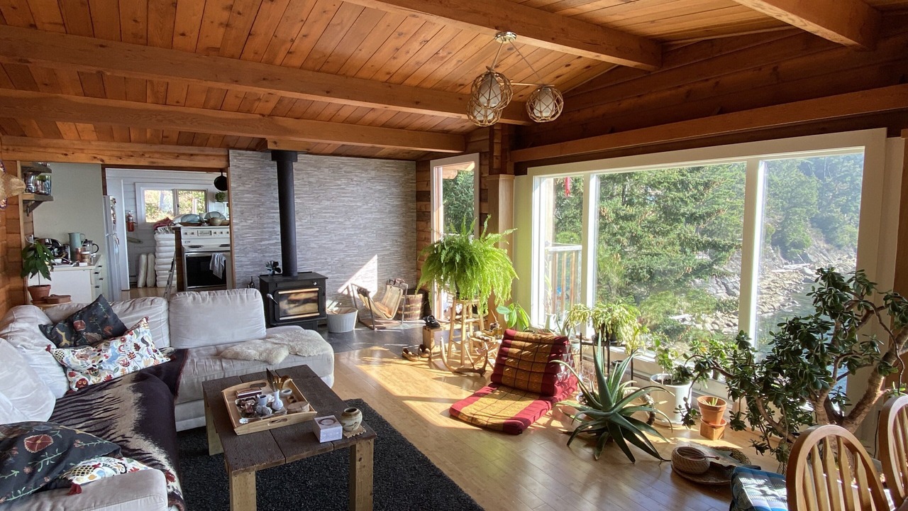 Photo of Livingroom in Galiano