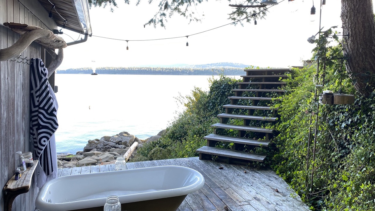 Photo of Others in Galiano