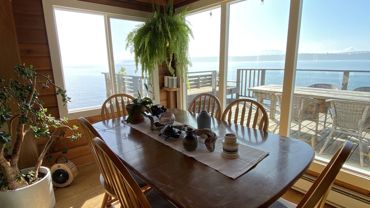 Photo of Others in Galiano