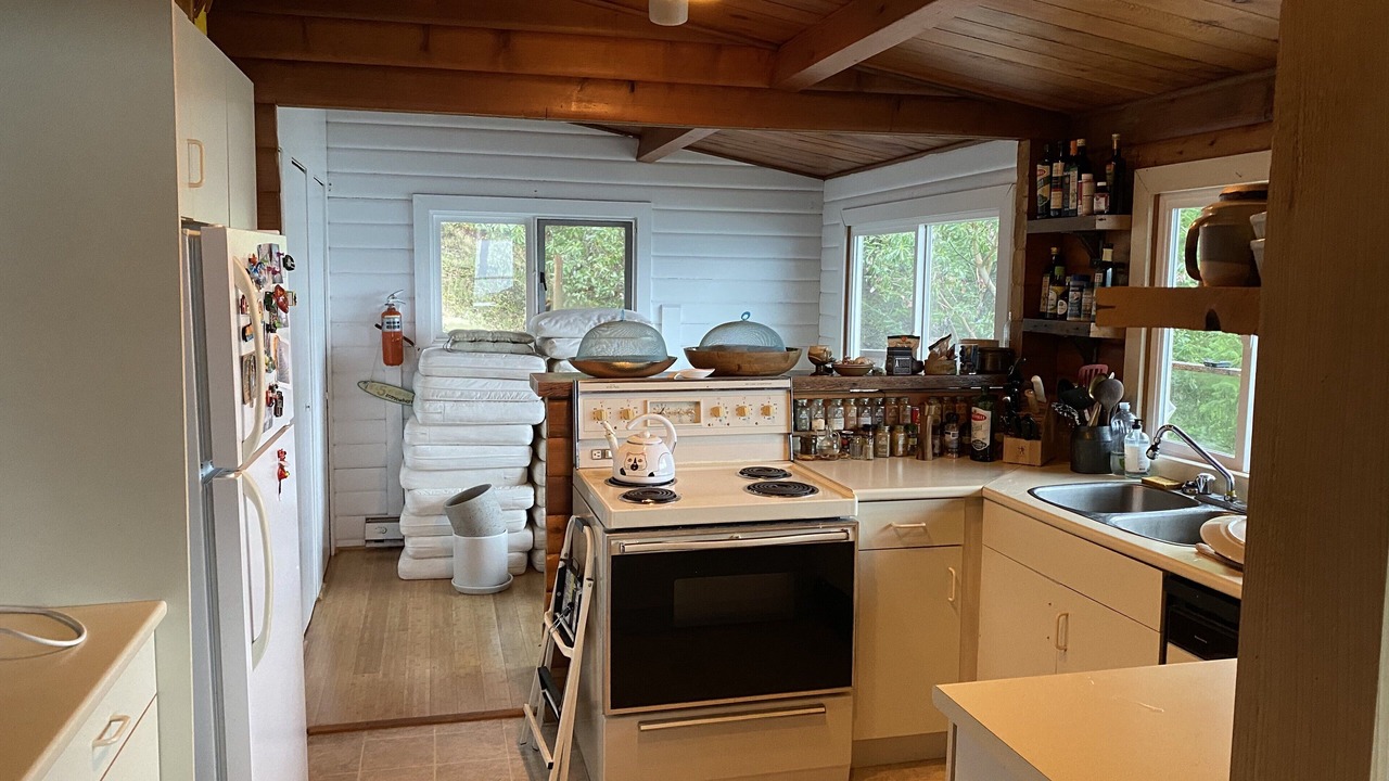 Photo of Kitchen in Galiano