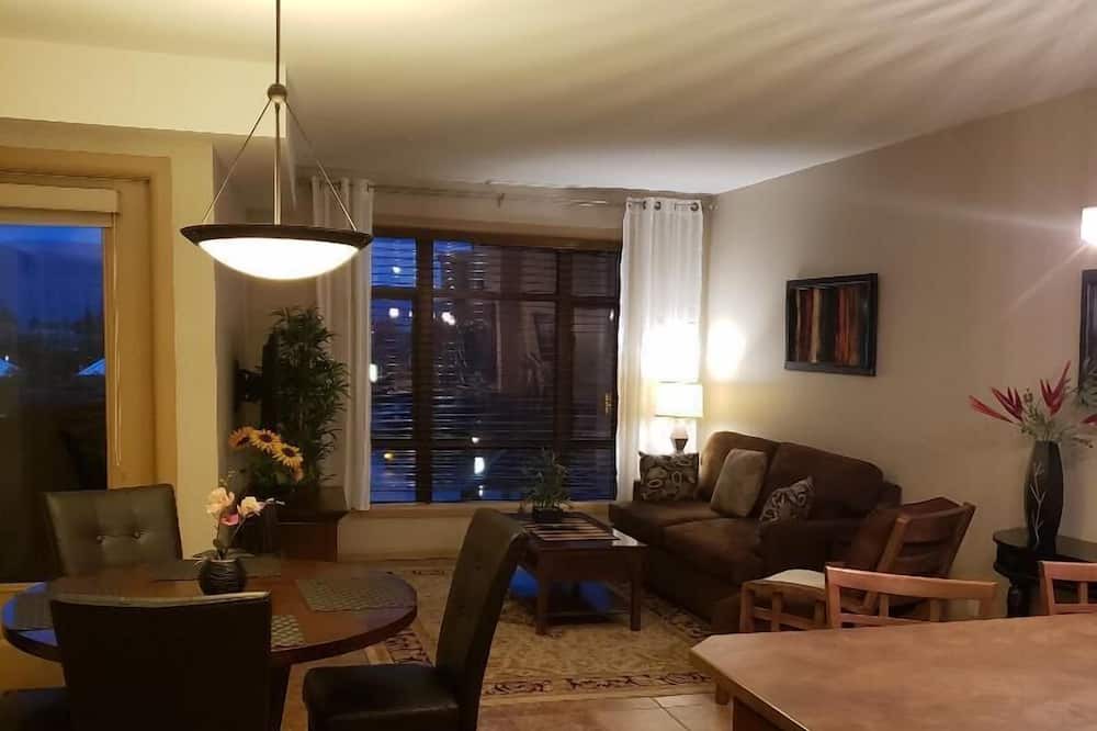 Photo of Livingroom in South Pandosy