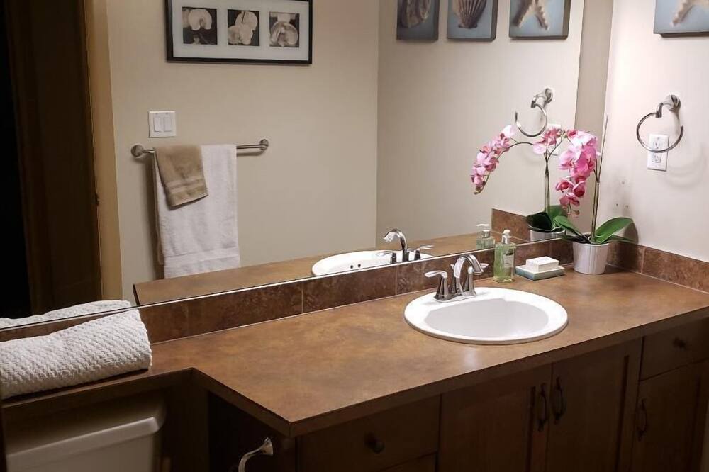 Photo of Bathroom in South Pandosy