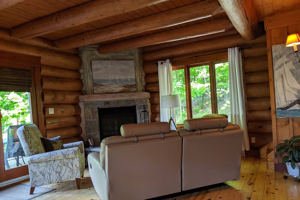 Photo of Livingroom in Lac Superieur Village