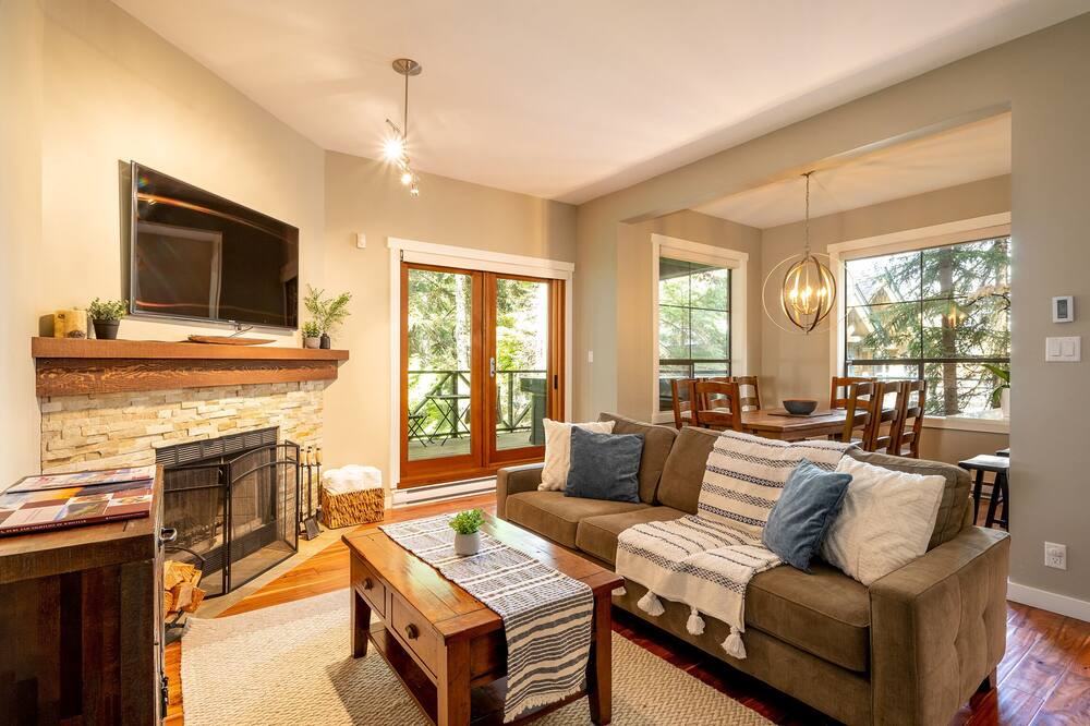 Photo of Livingroom in Upper Village