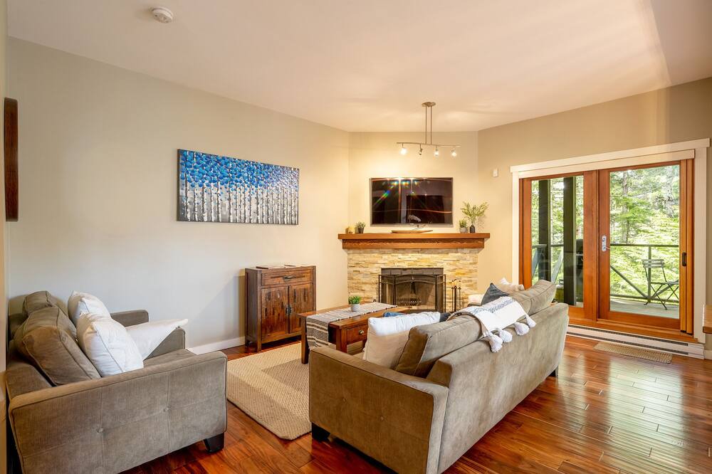 Photo of Livingroom in Upper Village
