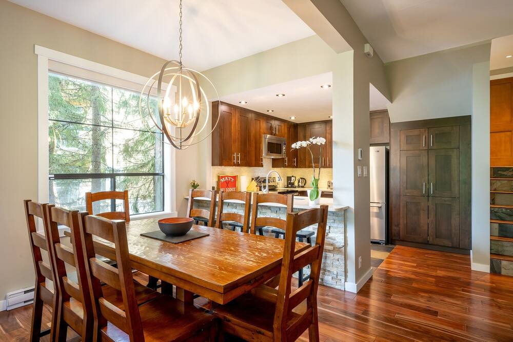 Photo of Livingroom in Upper Village