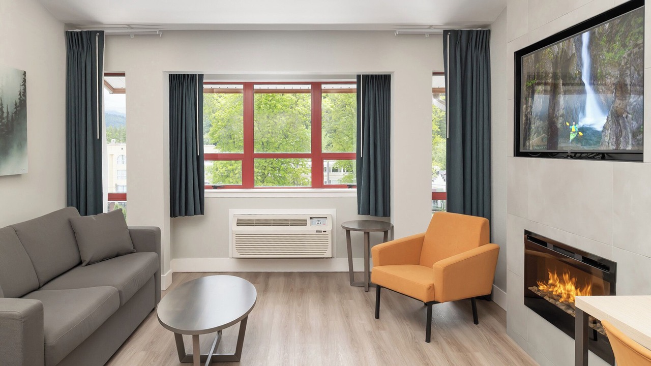 Photo of Bedroom in Harrison Hot Springs