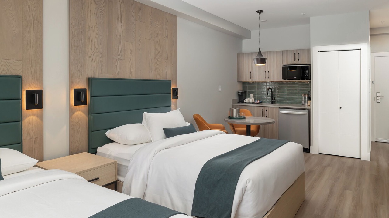 Photo of Bedroom in Harrison Hot Springs