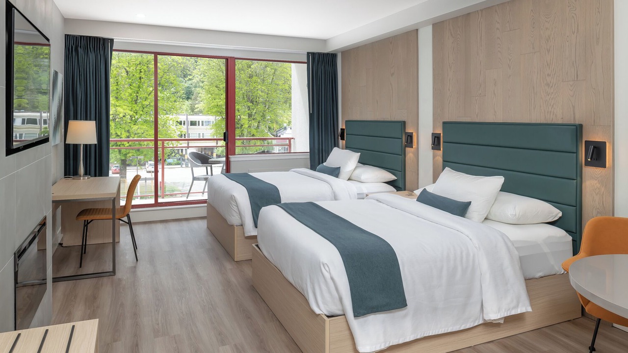 Photo of Bedroom in Harrison Hot Springs