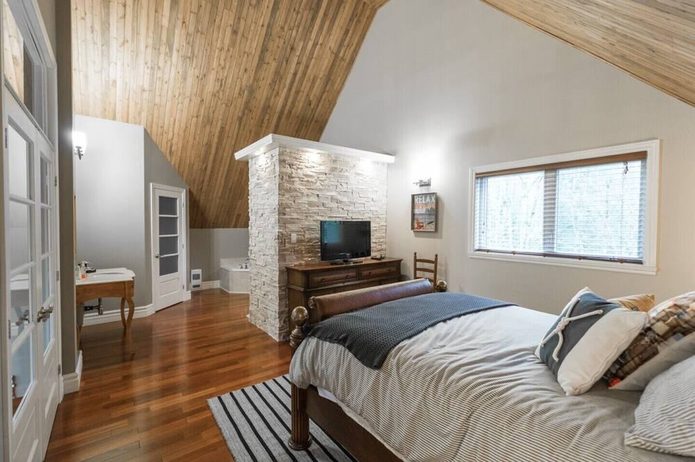 Photo of Bedroom in Stanstead Township
