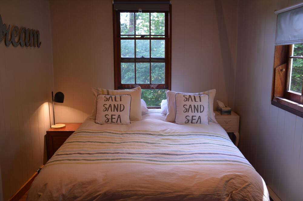 Photo of Bedroom in Gibsons