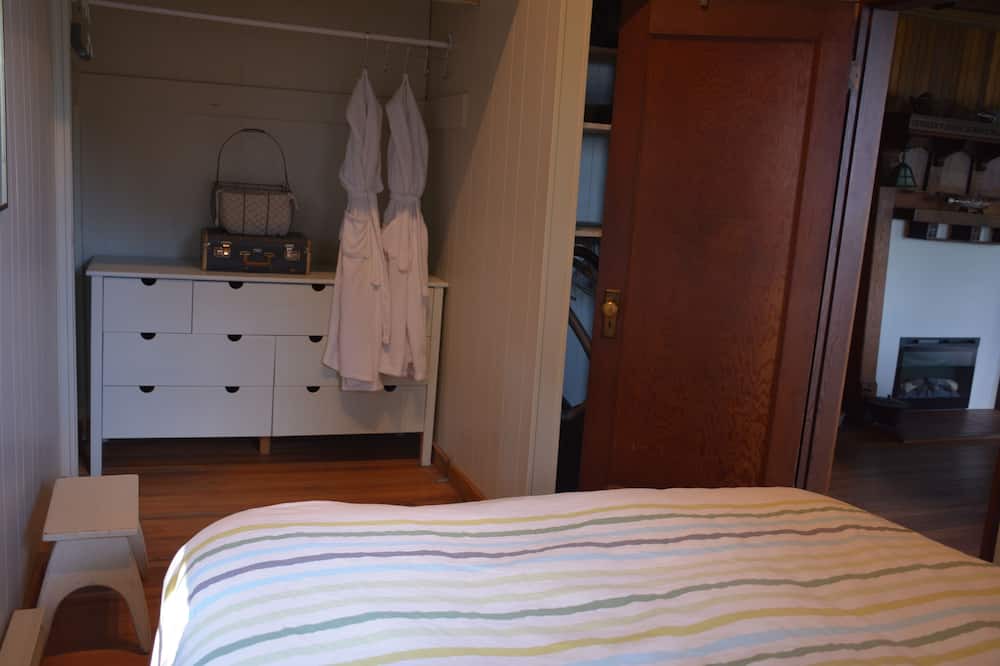 Photo of Bedroom in Gibsons