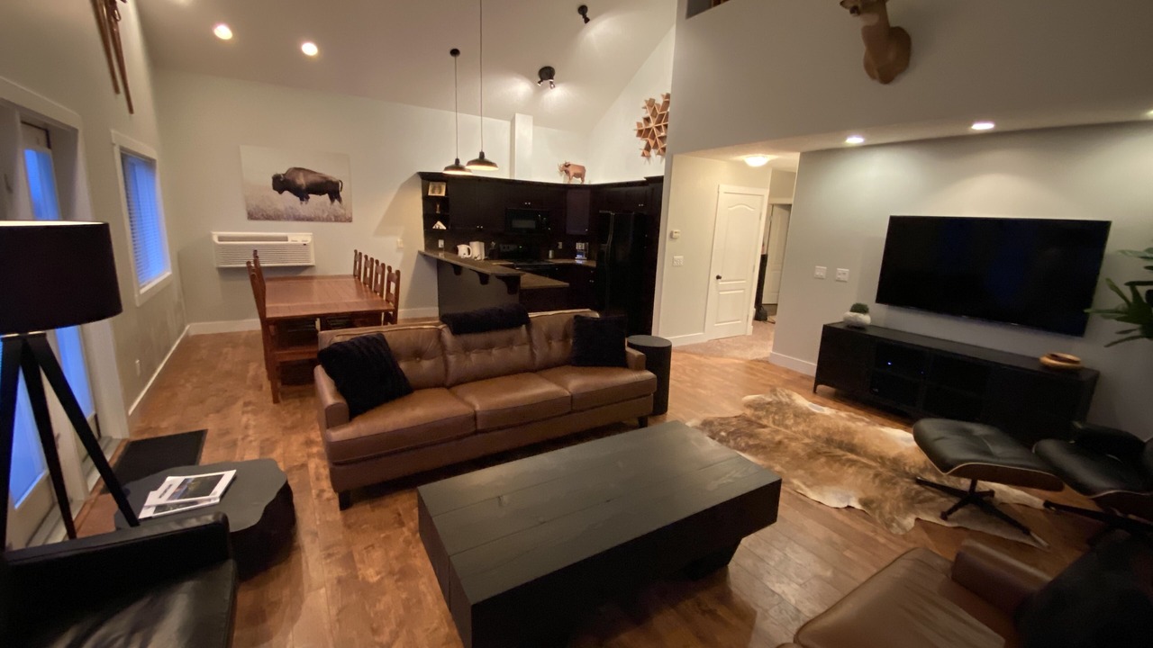 Photo of Livingroom in Radium Hot Springs